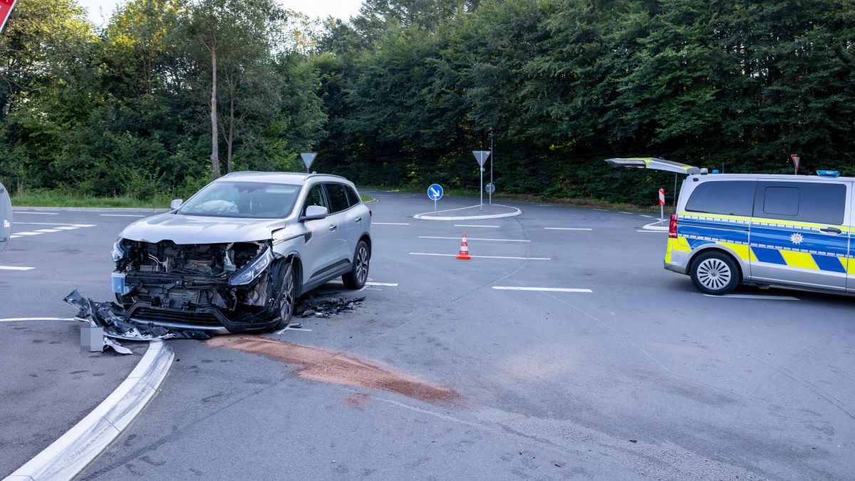 Bei einem Zusammenstoß am Montagmorgen, 21. August, auf der K 15 in Drolshagen gab es zwei Verletzte. von Kai Osthoff