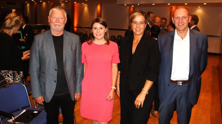 Vorstellung von DO IT Südwestfalen im Rahmen der Unternehmertagung in der Stadthalle Olpe mit (von...