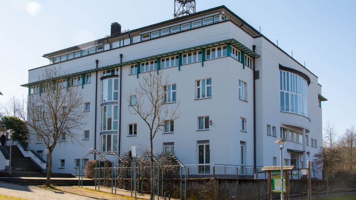 Das Rathaus der Gemeinde Wenden. von Nils Dinkel