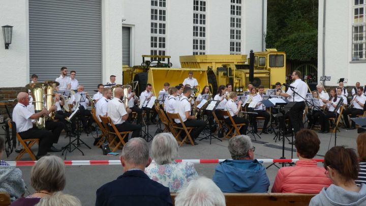 Die Meggener Knappenkapelle feierte ihr 140-jähriges Bestehen.
