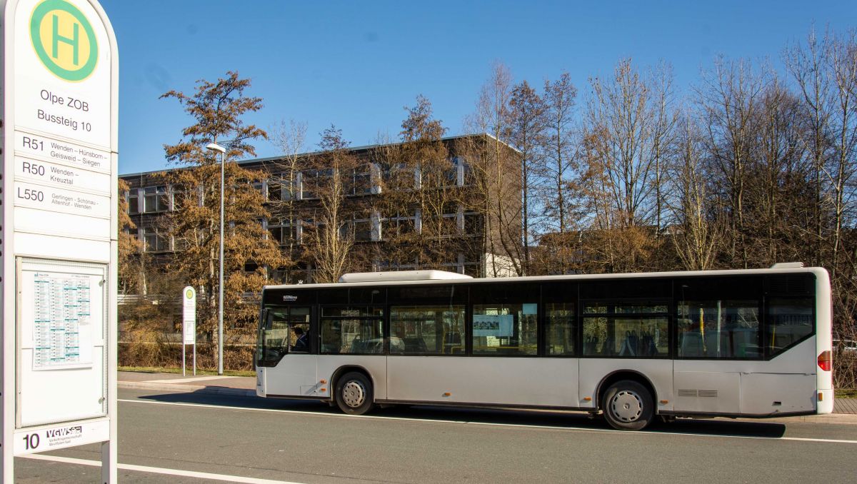 Der Olper Busbahnhof. von Nils Dinkel