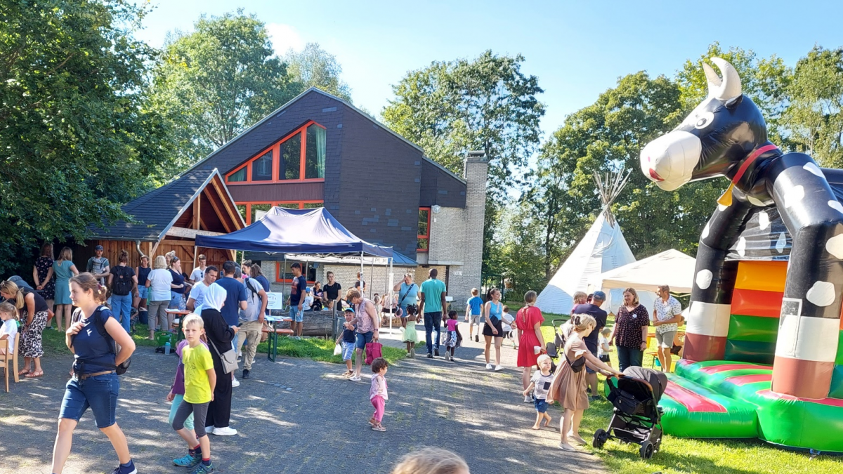 Die Wendener Kindergärten der KiTa gem. GmbH feierten in Zusammenarbeit mit der Gemeinde Wenden und der K.o.T. ein interkulturelles Fest. von privat