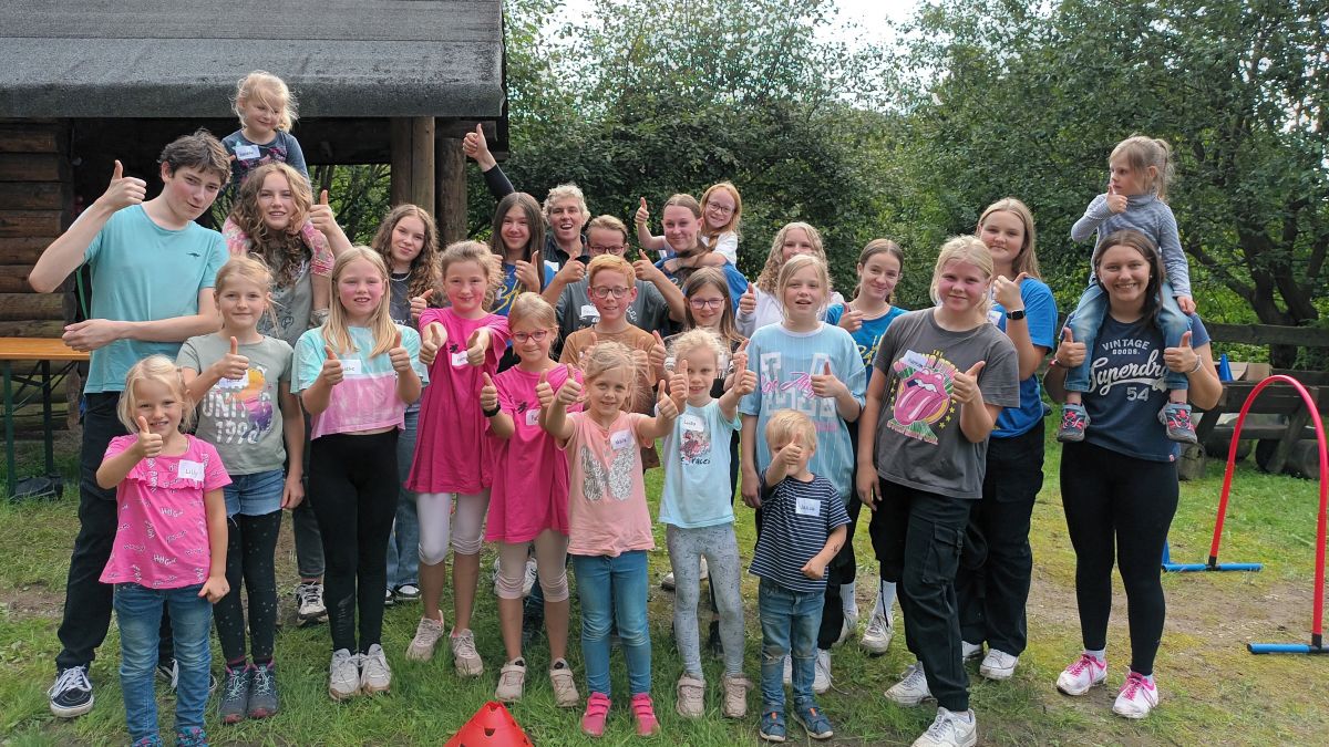 Die Sporthelferinnen hatten tolle Spiele und Aufgaben für die kleinen Sportler organisiert - und alle, inklusive der zuschauenden Eltern, hatten Riesen-Spaß. von privat