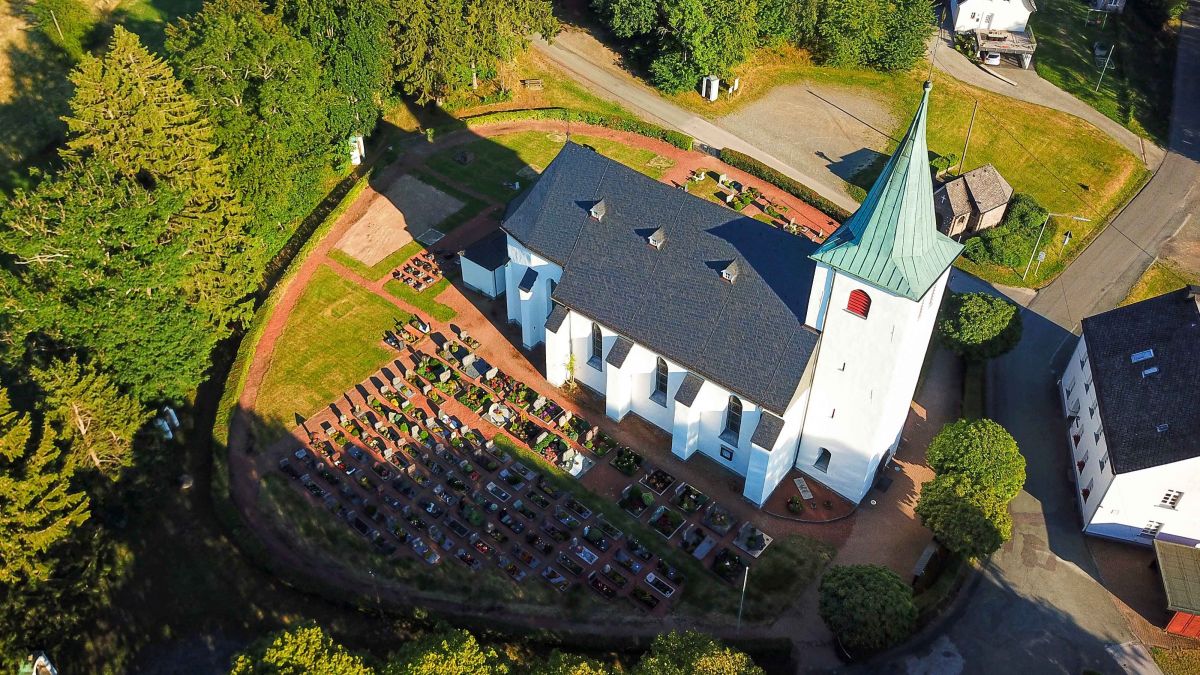 Ziel des Pilgertages ist die Wallfahrtskirche auf dem Kohlhagen. von Nils Dinkel