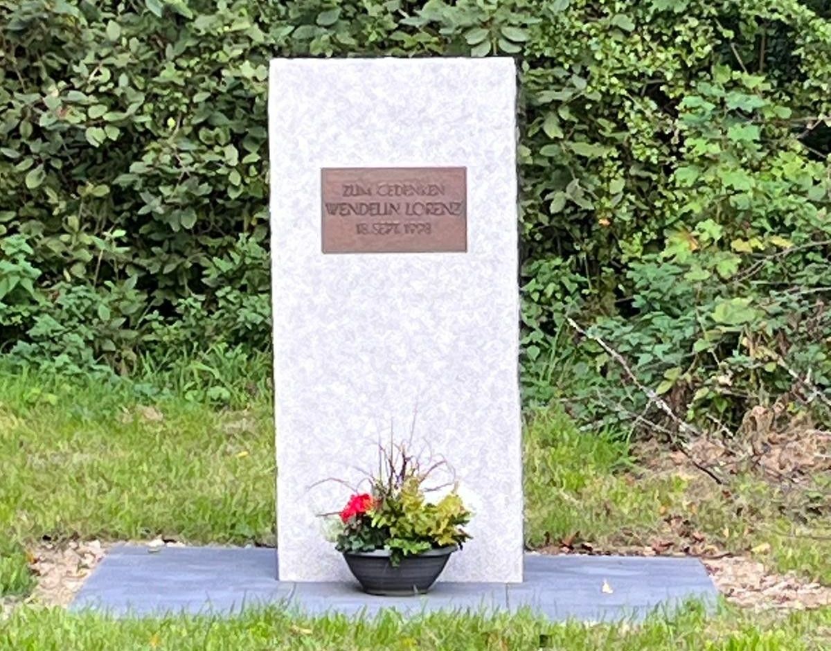 Die Gedenksäule erinnert an Wendelin Lorenz. von Stadt Attendorn