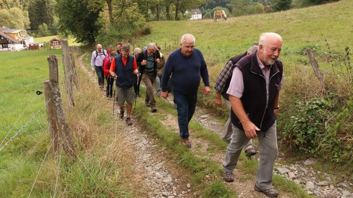 Foto vom Aufstieg bei Bonzel während des Schnadegangs 2018.