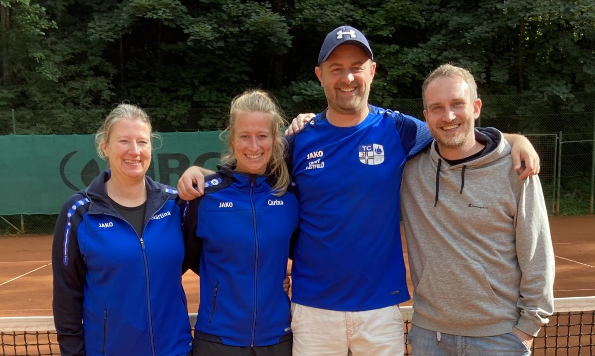 Die Mixed Mannschaft: (v.l.) Martina Franz, Carina Franz, Bastian Gerlach und Marc Horlacher. von privat