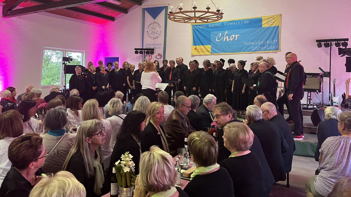 Zehn Chöre trafen sich beim Chorfest in Altenkleusheim. von Leonie Diehl