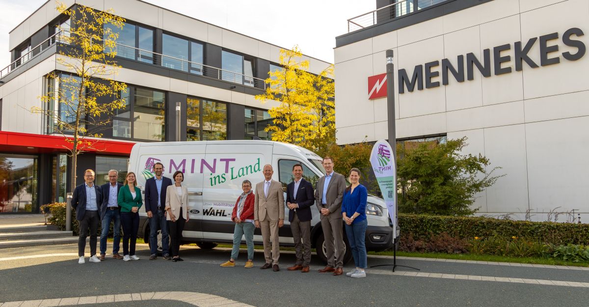 Die Firma Mennekes war am Montag, 25. September, Gastgeber für das Projekt „Mint ins Land“. von Tine Schmidt