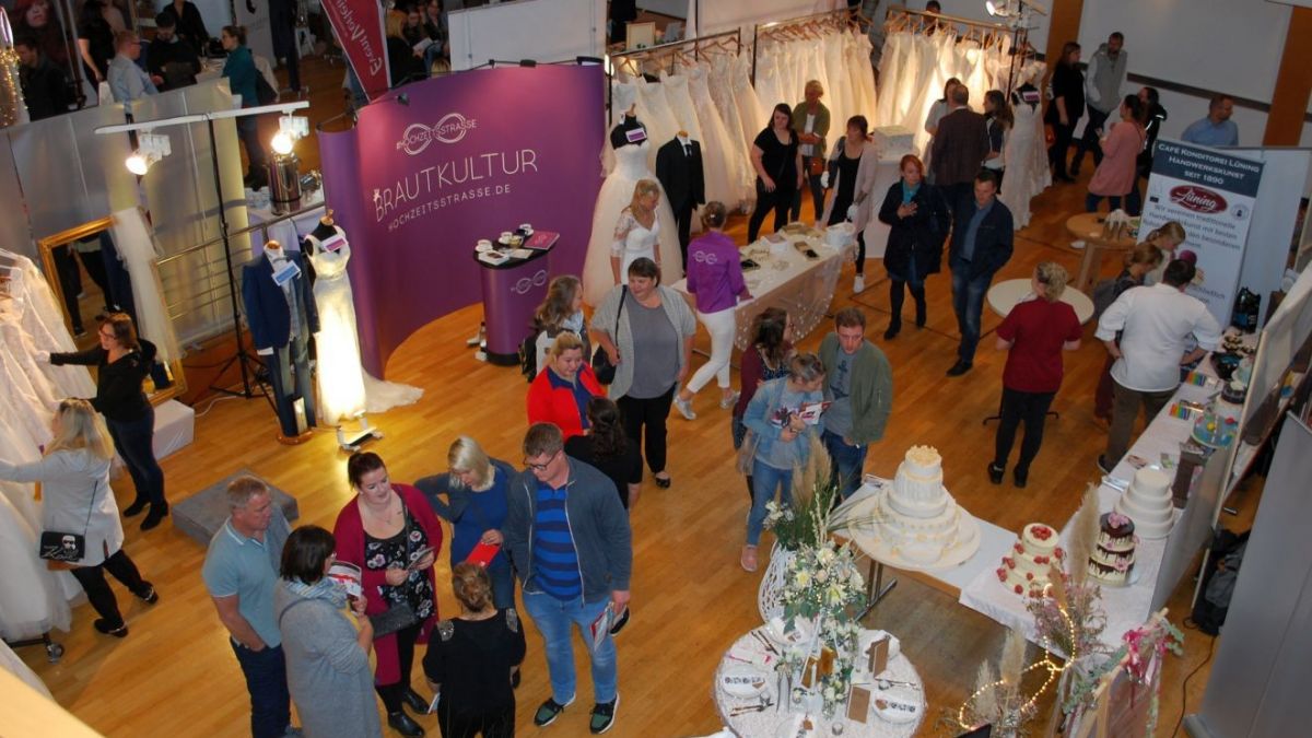 Am Sonntag, 29. Oktober, steigt in der Biggeseehalle in Olpe-Sondern von elf bis 17 Uhr eine der größten Hochzeitsmessen im Sauerland. von Sag Ja Die Hochzeitsmessen