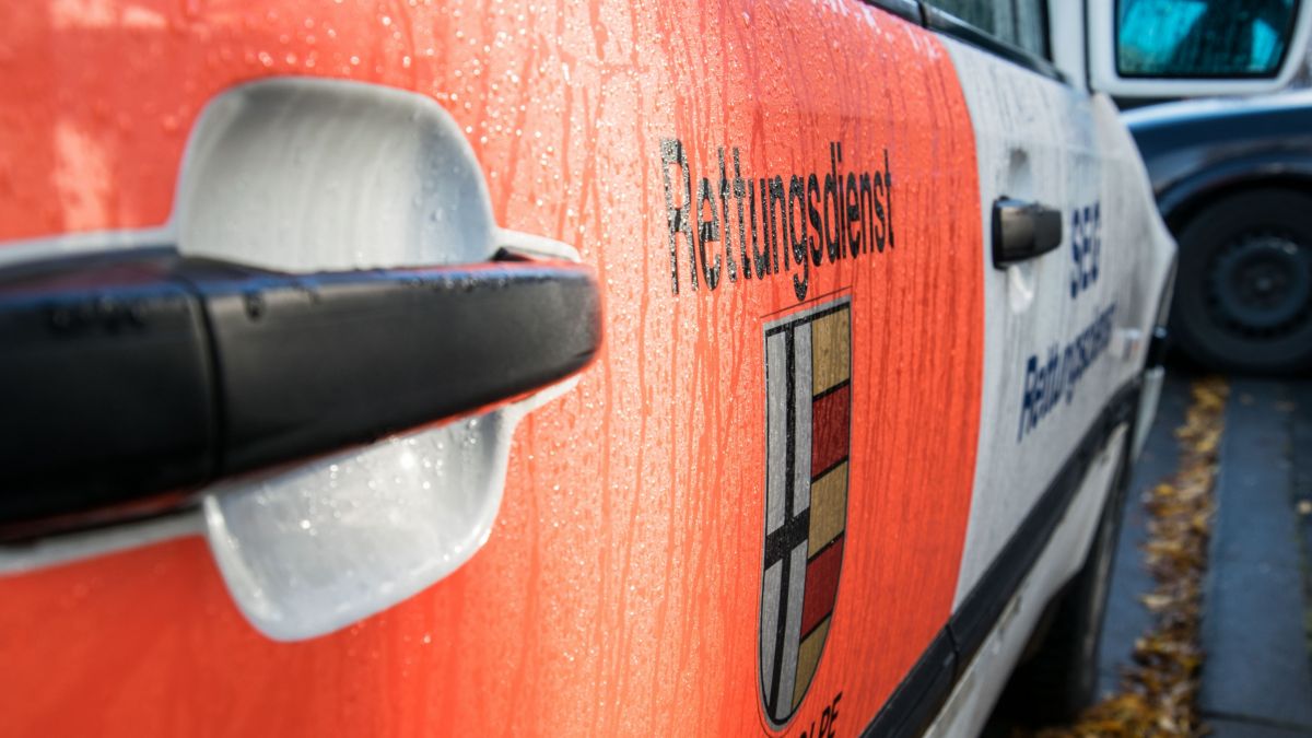 Rettungswagen, Notarzt, Symbolfoto, RTW, von Nils Dinkel