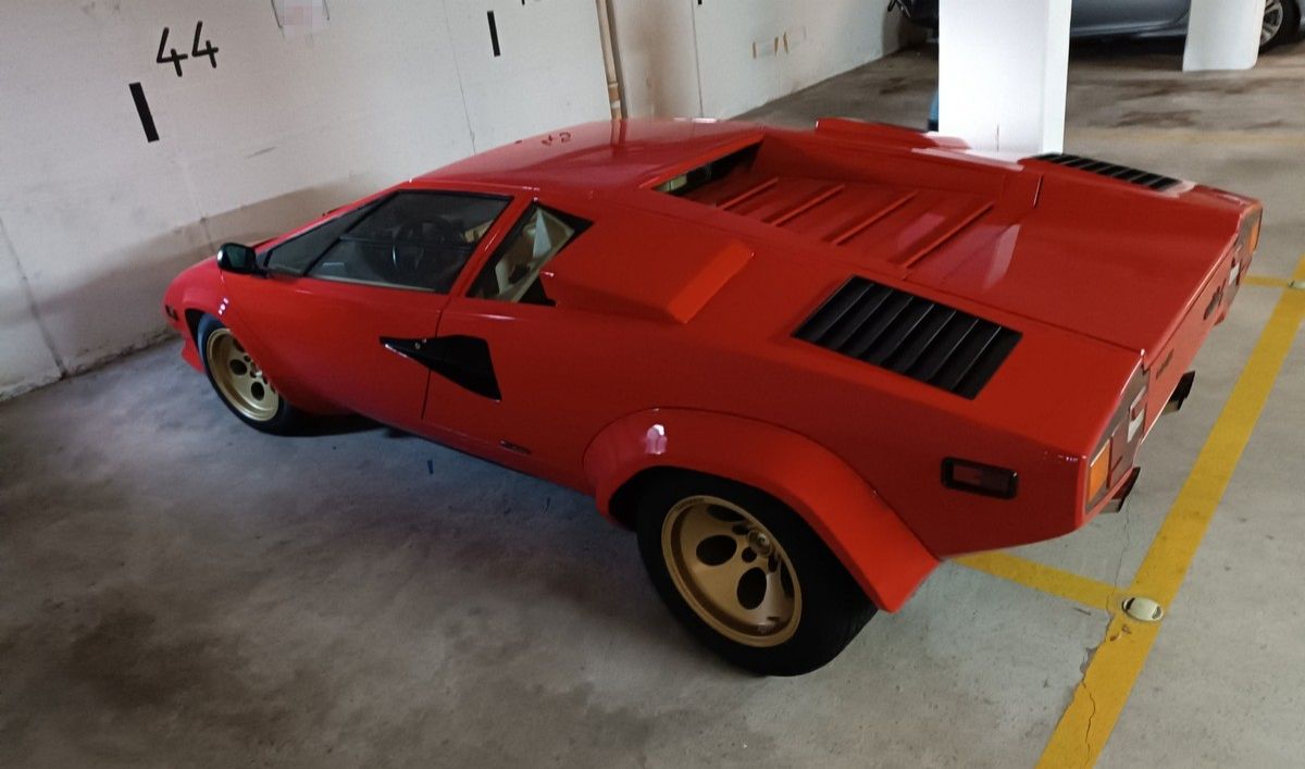 Hinweise nimmt die Polizei unter Tel.: 0 23 51/9 09 90 entgegen. von Polizei MK