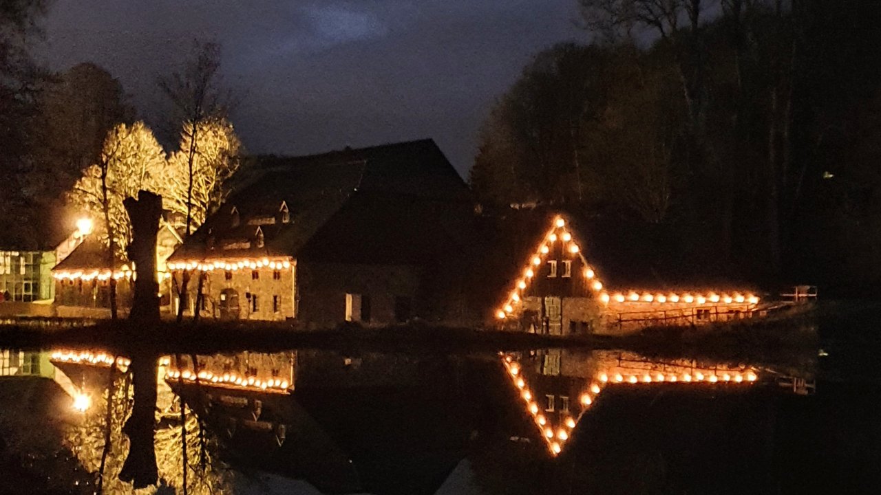 Weihnachtsgrüße aus Wenden: Museum Wendener Hütte. von Astrid Niclas