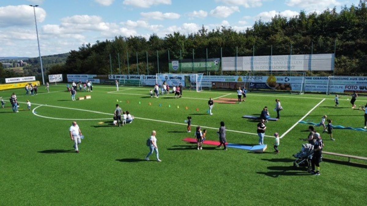 Die Kindertagesstätten St. Matthäus, St. Raphael und St. Marien veranstalteten ein gemeinsames Sportfest in Rüblinghausen. von privat
