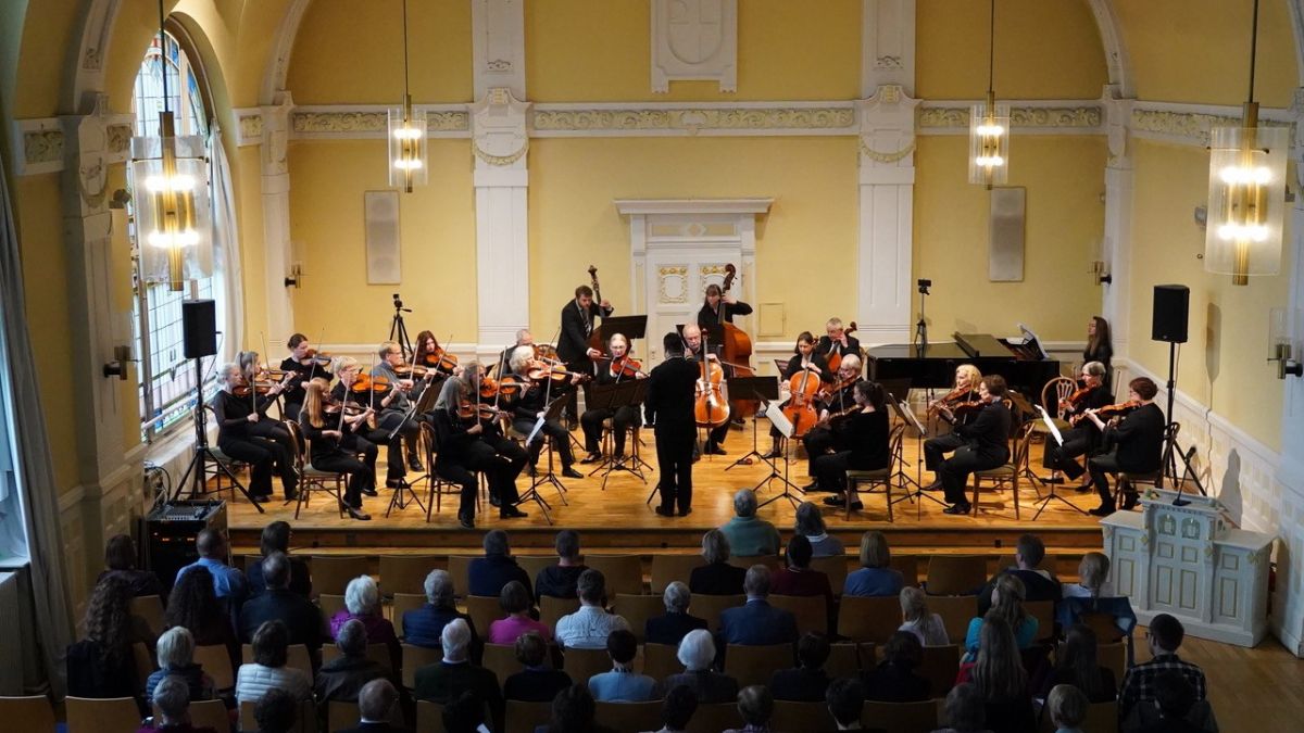 Unter dem Titel „Virtuosität und Leidenschaft“ gibt das Kammerorchester Attendorn ein Konzert in der Stadthalle. von privat