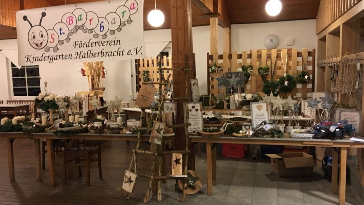Advents-Deko, Ski-Zubehör und Sachen rund ums Kind gibt es wieder beim Kinderflohmarkt und Skibasar in Halberbracht. von Archivbild: privat