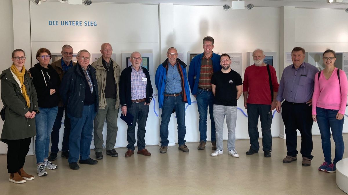 Ausflug nach Bergheim (von links): Katharina Neumann, Katrin Schröder, Walter Marcus, Gerd Müller, Willi Stuff, Hans Schell, Manfred Hesener, Paul Sieler, Martin Engel, Gerd Massing, Jochen Sauermann und Judith Lütticke. von privat