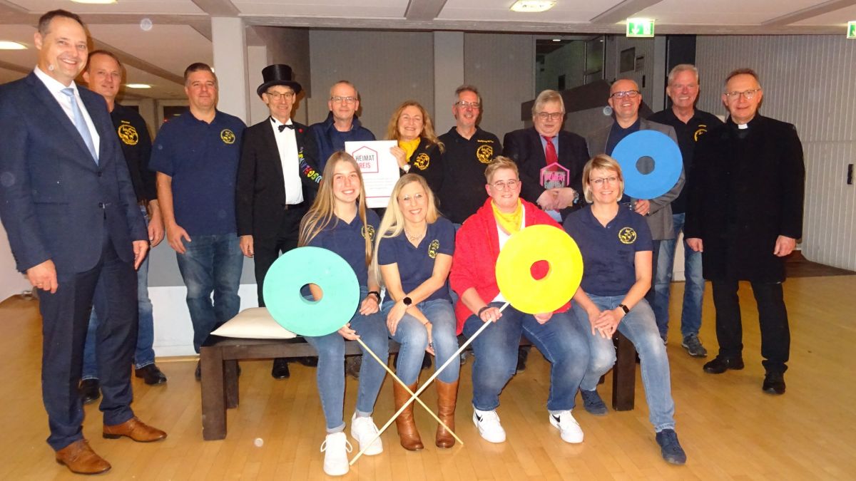 Team Muggelkirmes wird mit dem Heimatpreis 2023 ausgezeichnet von Sigrid Mynar