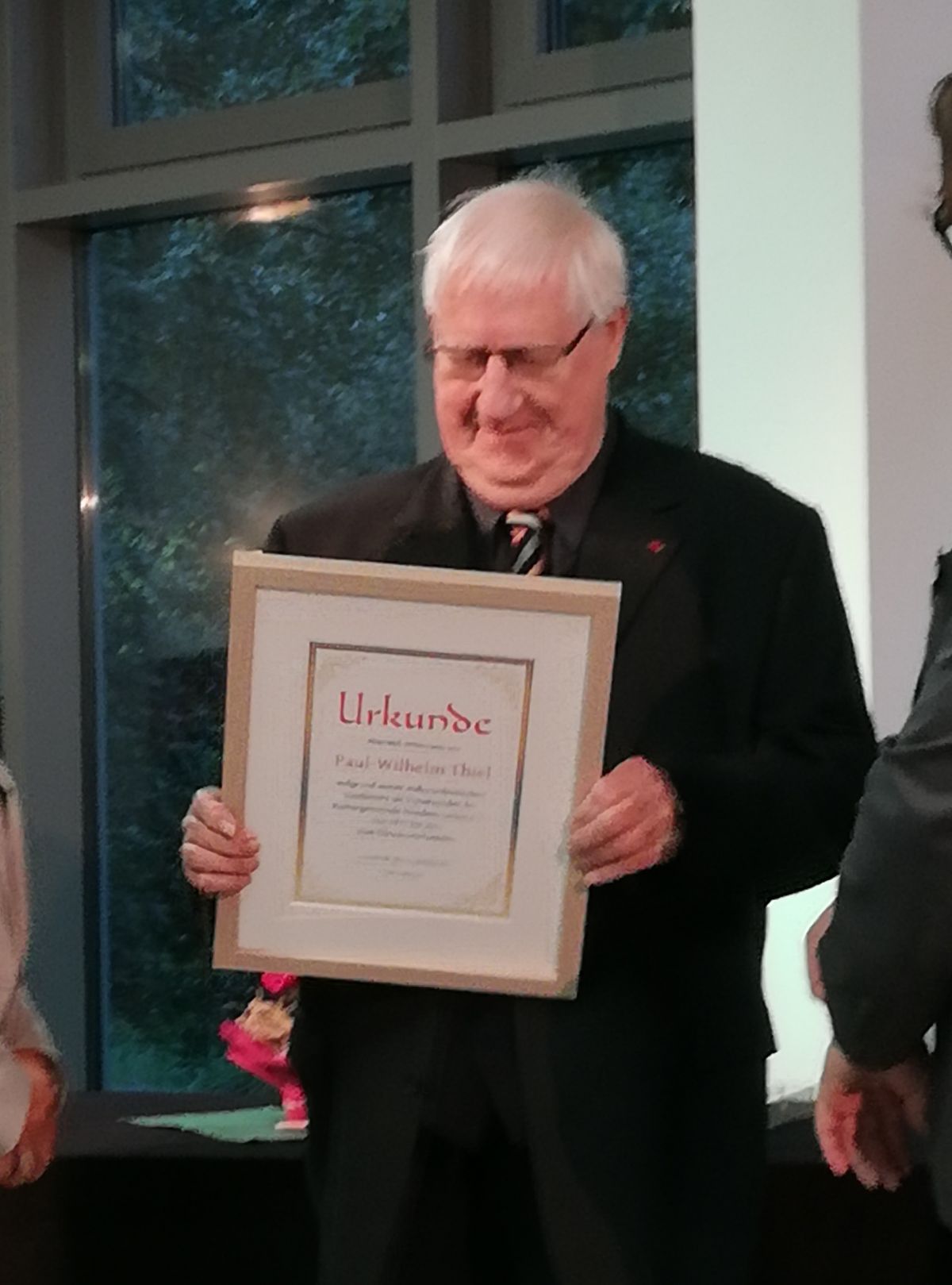 Paul-Wilhelm Thiel wurde zum Ehrenvorsitzenden der Kulturgemeinde Hundem-Lenne ernannt. von Birgit Boehm