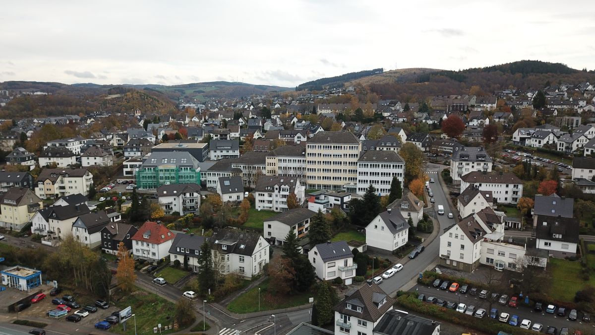 Blick auf das Berufskolleg des Kreises Olpe am Standort Olpe. von Nils Dinkel