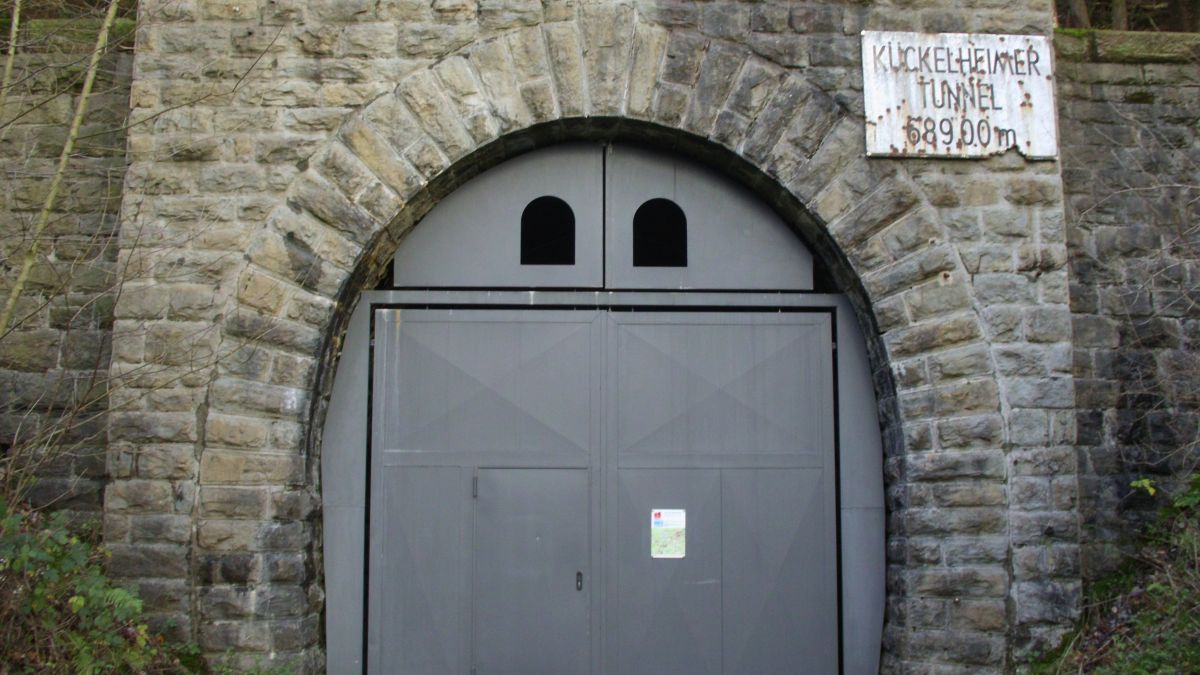 Der Kückelheimer Tunnel wird ab November aufgrund des Winterschlafs der Fledermäuse geschlossen. von privat