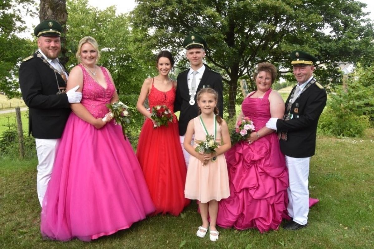 Die Majestäten des Schützenvereins Halberbracht von privat