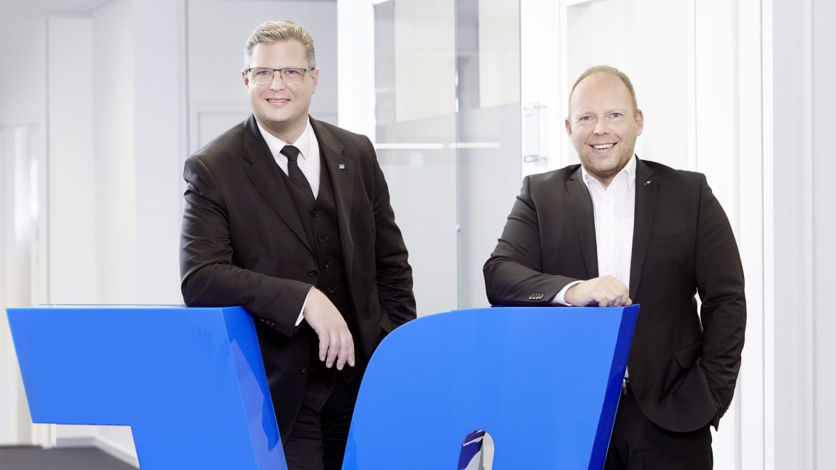 Archivfoto: Markus Stottmeyer (links) und Marco Heinemann, Vorstandsmitglieder der Volksbank Olpe-Wenden-Drolshagen. von Volksbank