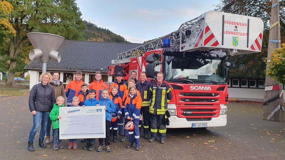 Die Jugendfeuerwehr freute sich über die Spende von 900 Euro. von privat