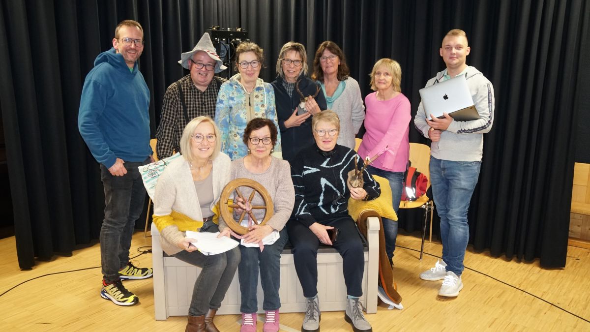 Die Grevenbrücker Quasselstrippen sind bereit für ihre Aufführungen. von privat