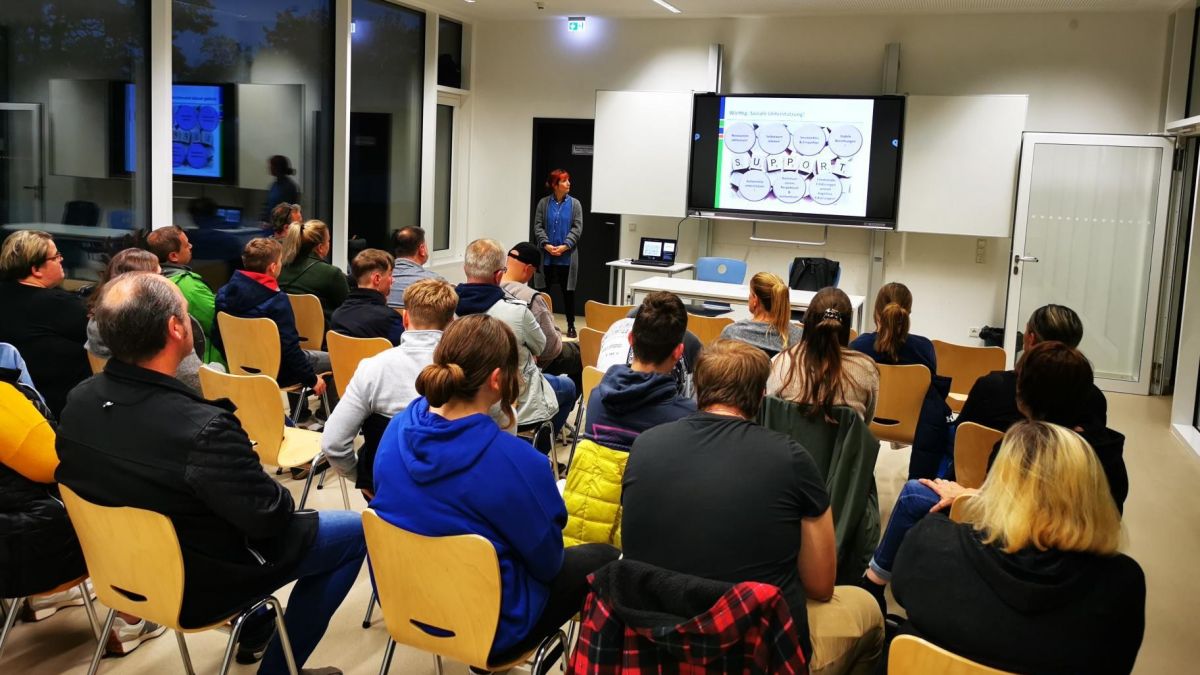 Praktische Ratschläge gab es während des Infoabends in der Sekundarschule Olpe-Drolshagen. von privat