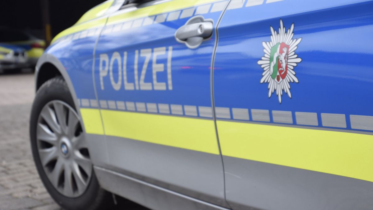 Polizei, Polizei auto ,Blaulicht von Nils Dinkel