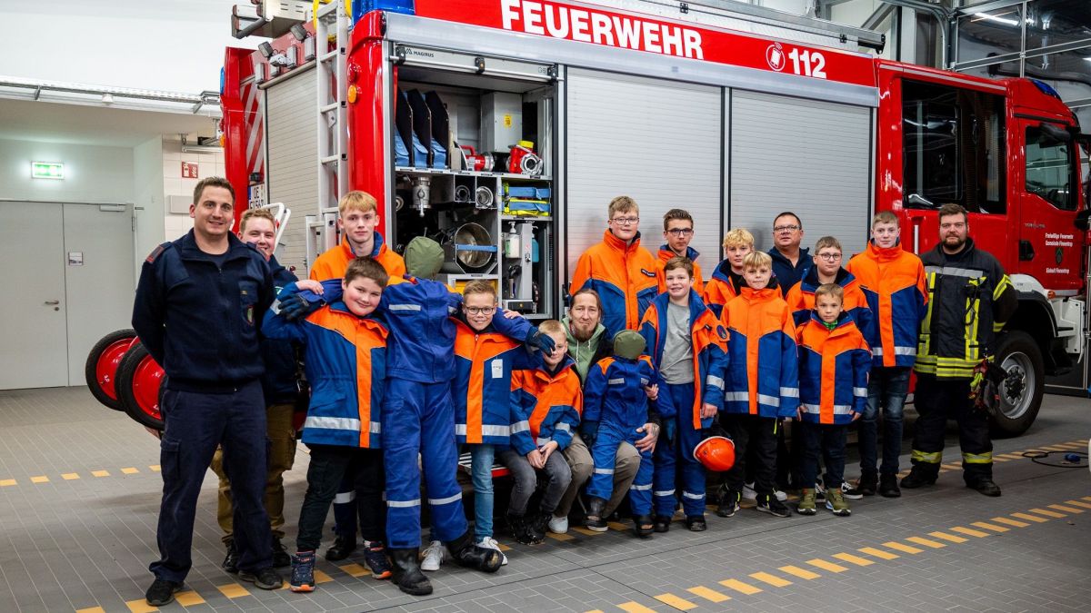 Verstärkung bei den Nachwuchs-Blauröcken: Zwei Übungspuppen sind zukünftig dabei. von privat