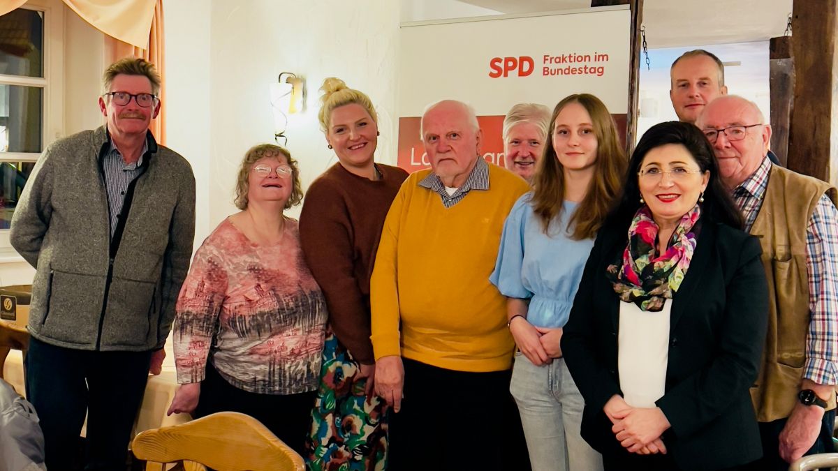 Bundestagsabgeordnete Nezahat Baradari und Landtagsabgeordnete Christin-Marie Stamm besuchten die SPD-Mitgliederversammlung. von SPD Kirchhundem