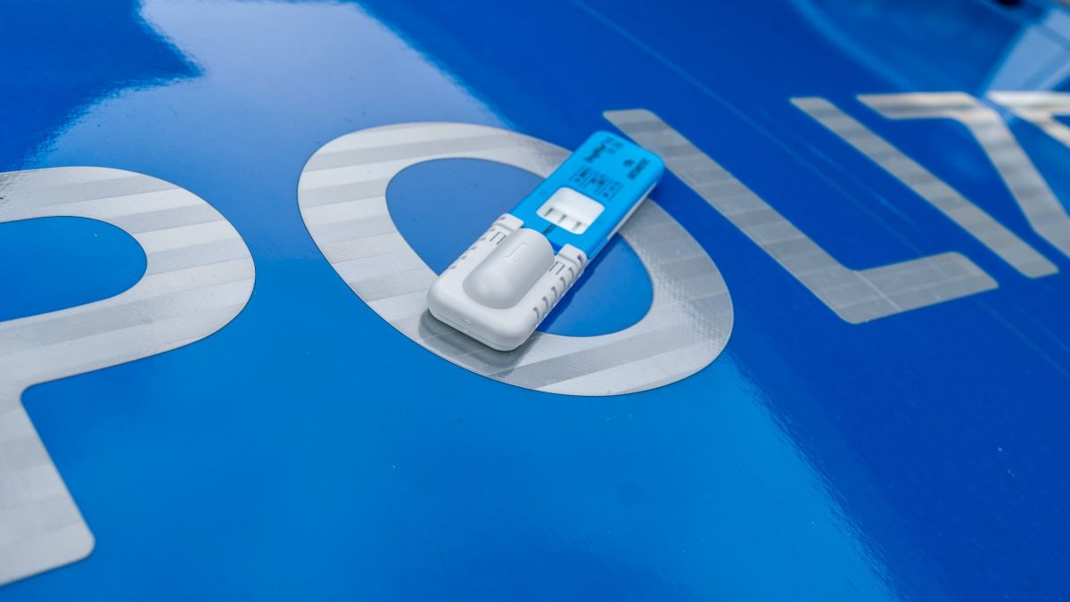 Polizei, Symbolfoto Drogenvortest von Nils Dinkel