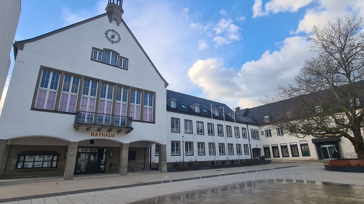 Im Ratssaal des Attendorner Rathauses stehen zwei verschiedene Kurse im Fokus. von Nicole Voss