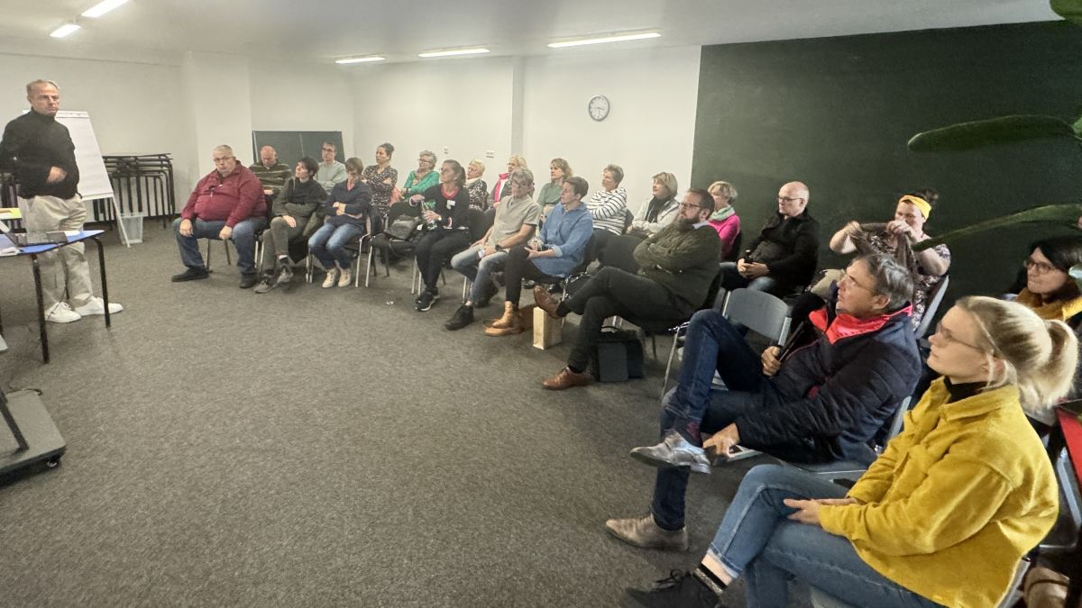 Dr. Jürgen Fischbach referierte vor Gastgebern aus Lennestadt & Kirchhundem. von Stadt Lennestadt