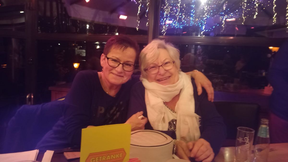 v.l. : Elke Stellbrink, 1. Vorsitzende und Roswitha Blum, Kassenwartin. von privat