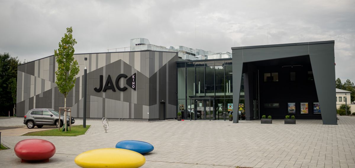 9.000 Euro gingen an das JAC in Attendorn. von ©Hojabr Riahi_Film- und Medienstiftung NRW