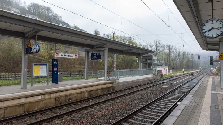 Im Kreis Olpe gibt es im Bahnverkehr massive Einschränkungen am Freitag, 21. April. Am Altenhunder...