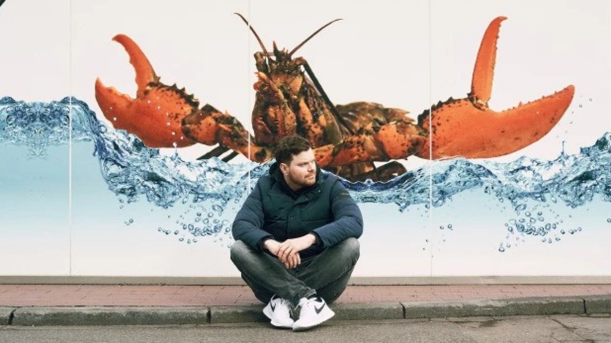 Nils Frenzel ist der NRW-Meister 2019 und kommt auf die Bühne des PZ in Meggen. von Marvin Ruppert