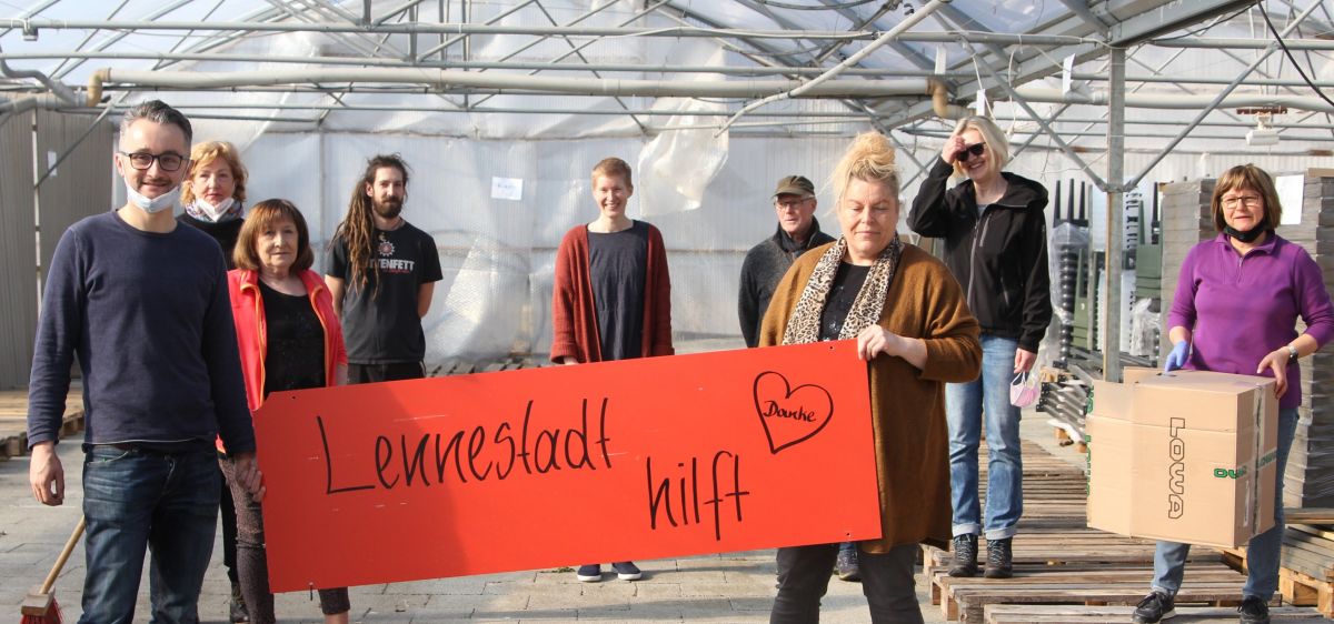 Die Spendenaktion von Natalia Volk aus Kirchveischede ging unter dem Namen „Lennestadt hilft“ weiter. Über viele Monate hinweg waren ehrenamtliche Helfer für Menschen in und aus der Ukraine im Einsatz - bis heute. von Tine Schmidt