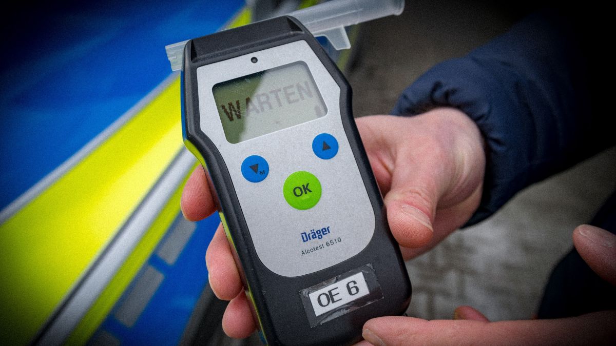 Symbolfoto Alkoholkontrolle von Nils Dinkel