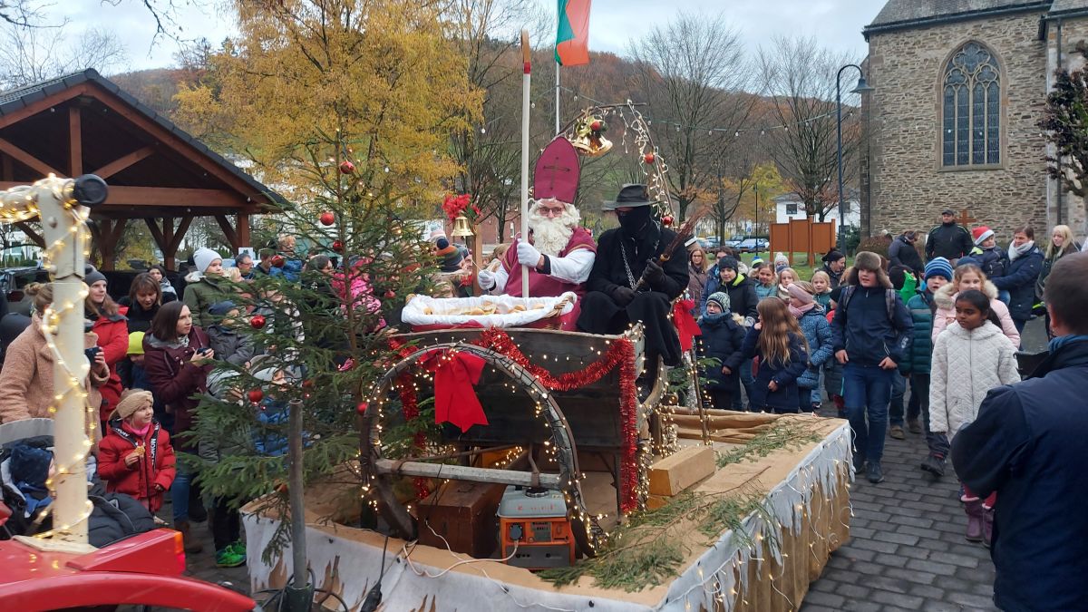 Auch der Nikolaus hat für den Weihnachtsmarkt in Grevenbrück wieder sein Kommen zugesagt. von privat