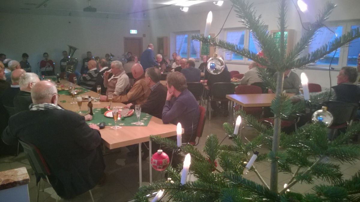 Die Gerlinger Schützenoffiziere laden zur traditionellen Ü60-Weihnachtsfeier ein. von privat