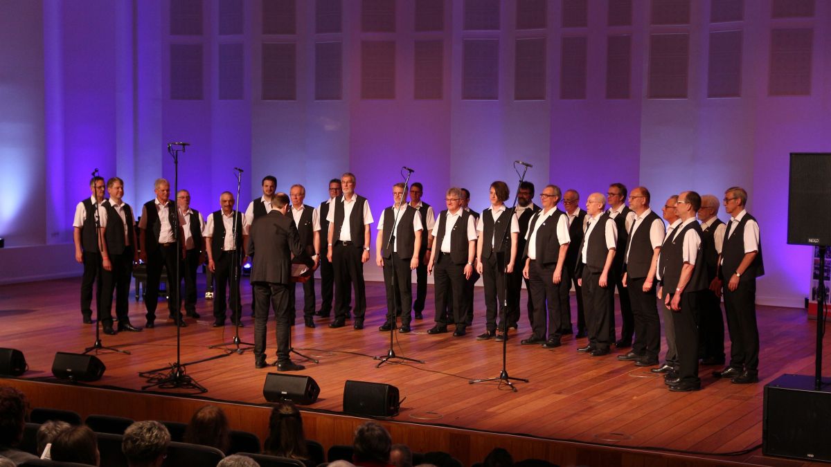 Der MGV Liedertafel, hier beim Meisterchorsingen in Dortmund, lädt zur adventlichen Tafelrunde. von Chorverband NRW