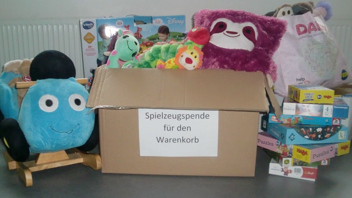 Die Kindergärten der Gemeinde Finnentrop haben den Warenkorb unterstützt und fleißig gesammelt. Jetzt können sich auch die Kinder des Warenkorbs auf Geschenke freuen. von privat