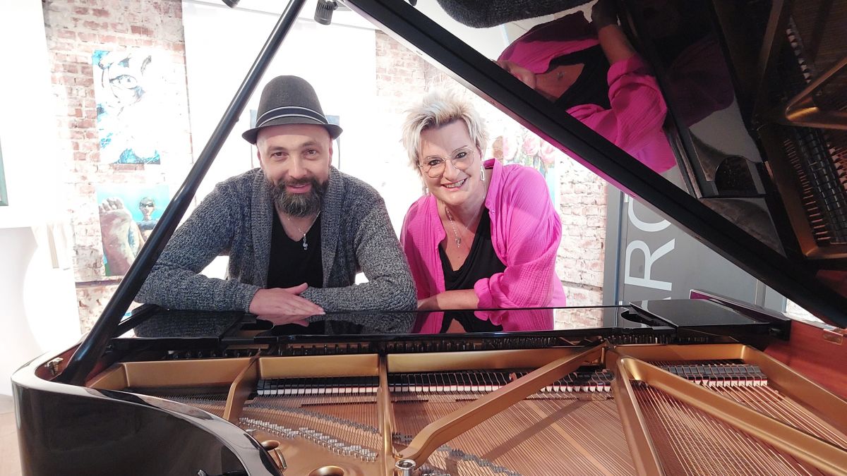 Christian Behrens und Kerstin Stahl laden zu einem stimmungsvollen Konzert in den Kulturbahnhof. von Kerstin Stahl