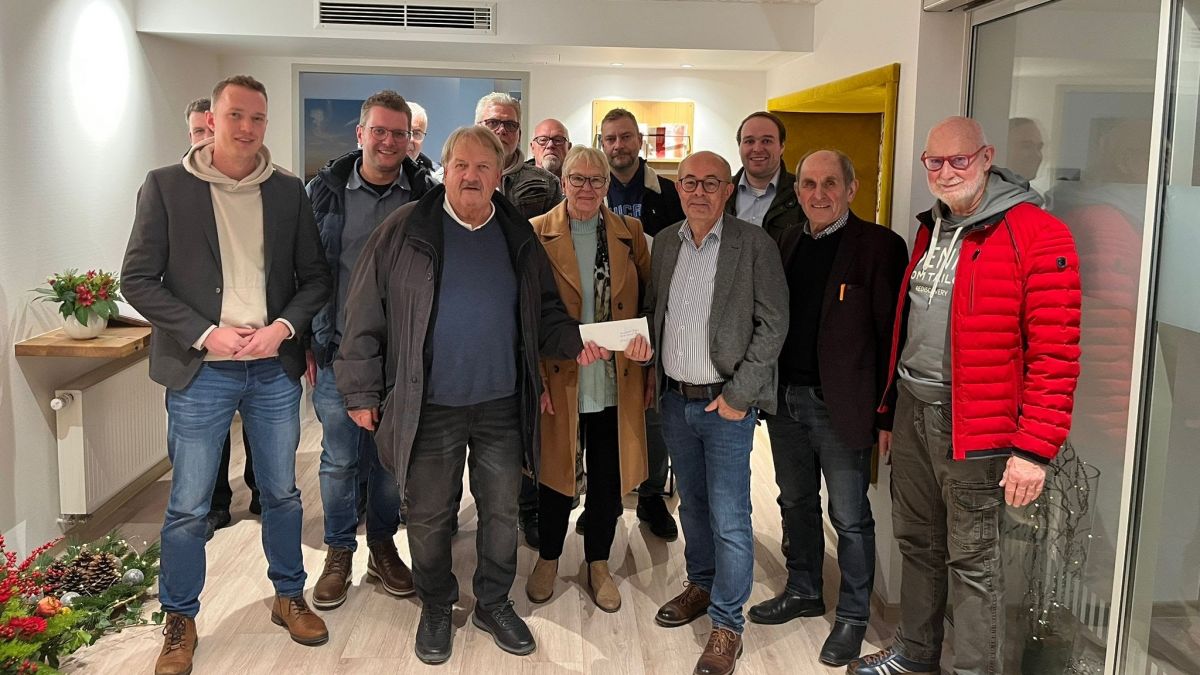 Die SPD Fraktion Lennestadt hat jetzt dem St.-Elisabeth-Hospiz in Altenhundem einen Besuch abgestattet. von privat
