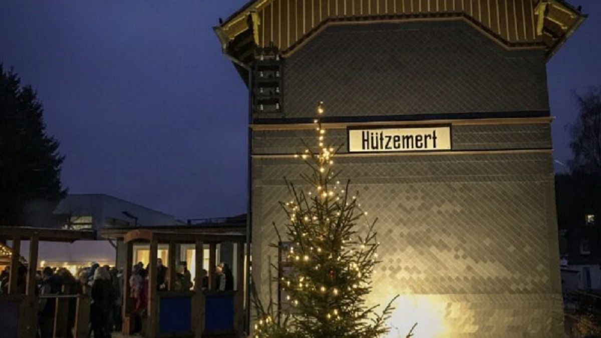 Adventsstimmung am alten Bahnhof in Hützemert. von privat
