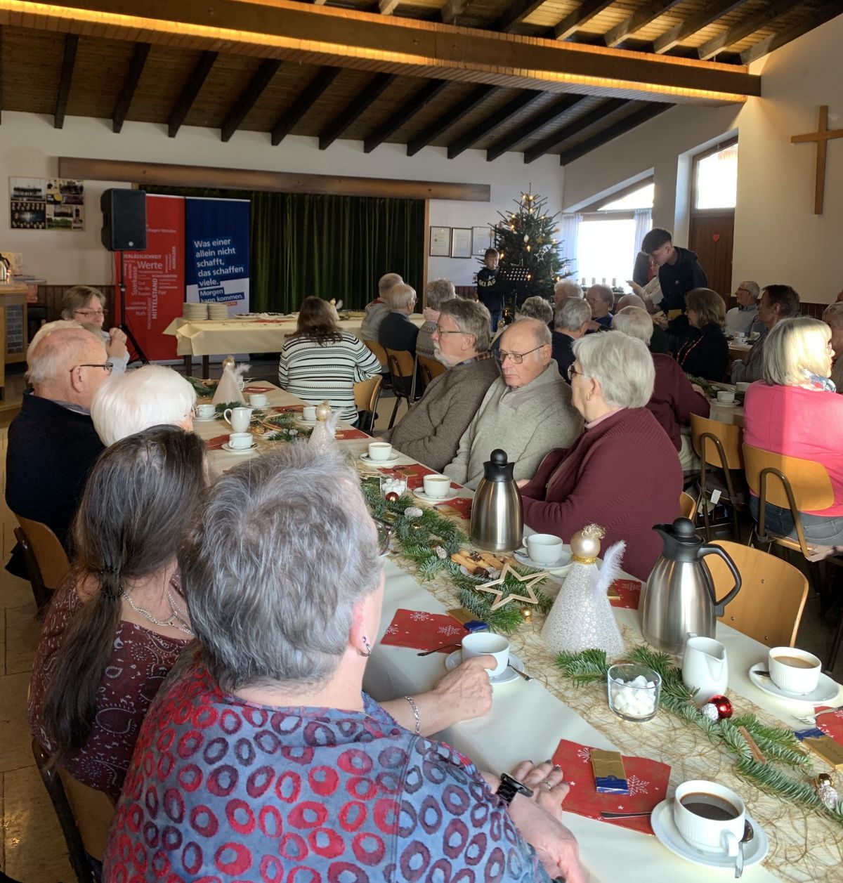 Zum zweiten Mal hatte der Elber Gemeindeausschuss gemeinsam mit dem Dorfverein zum adventlichen Seniorennachmittag eingeladen. von privat